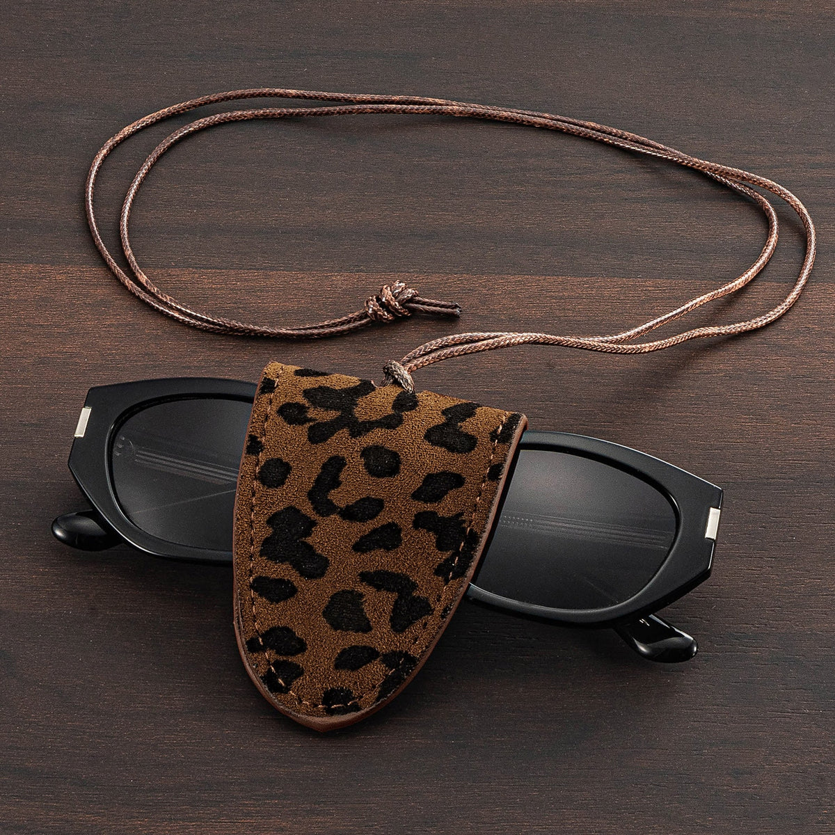 Magnetic Sunglasses Strap Eyeglass Cord in Leopard Pattern